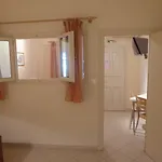 Apartament Aronis *