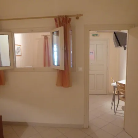 Apartment Aronis *