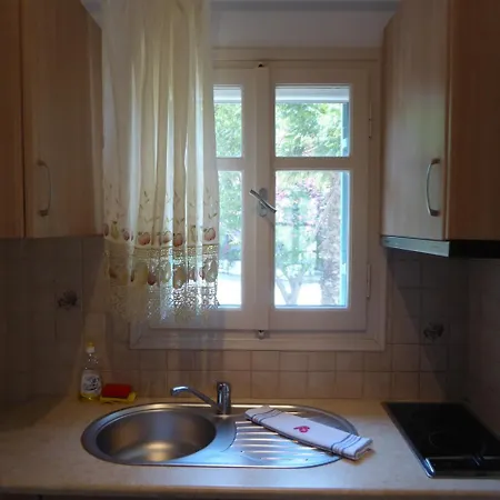 Aronis Apartment *